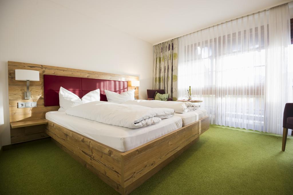 Gasthaus Zum Hirschen Staufen im Breisgau Room photo
