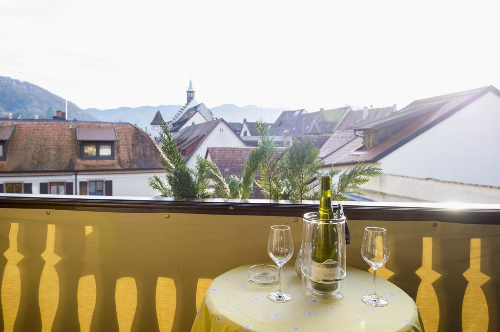 Gasthaus Zum Hirschen Staufen im Breisgau Exterior photo